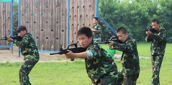 軍事夏令營(yíng)這項(xiàng)活動(dòng)受歡迎嗎？