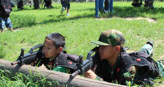 自理能力差的孩子適合參加軍訓夏令營嗎？